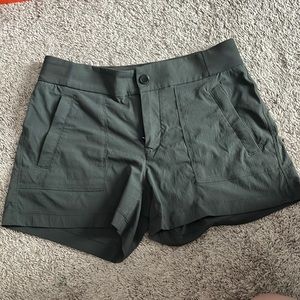 Athleta Trekkie shorts - Dark Grey Size 2
